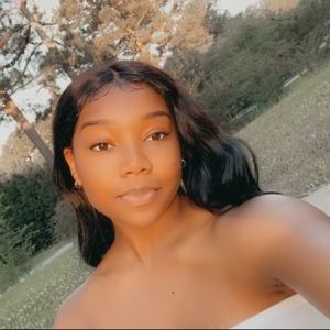 Meet your Posher, Makayla
